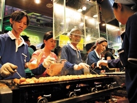 搞定六塊地　坐享五千萬元年租金