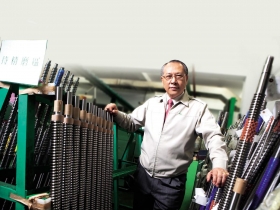 黑手出頭天的典範  卓永財