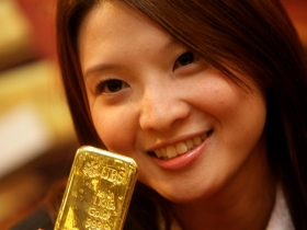 靠貴金屬、黃金   參與財富重分配