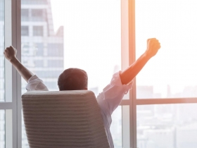 為讚美而工作  也可以是商機