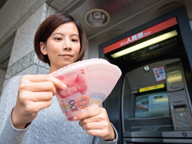 八千點攻防》全球景氣持續復甦 指數拉回空間有限 選股是重點 鎖定科技新品概念、金融