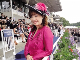 名馬、帽飾共赴優雅