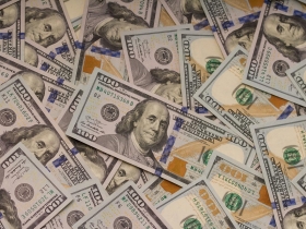 曹仁超：看跌歐元　黃金美元雙強