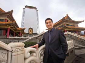 在冷門市場稱王十八年累積五億身價 