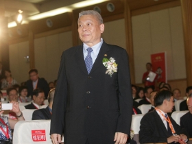 鬥犬！惡犬？ 蔡衍明