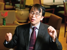 謝國忠、華而誠兩大財經大師拆解 今年人民幣走勢 不會貶值但最多升值2％！