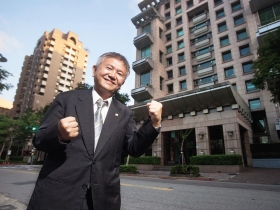 掌握完美距離寫下千萬服務費傳奇