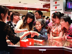 「中國大媽」錯信礦脈公司的開採成本 黃金「成本價」下看一千美元