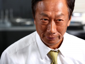 重披戰袍  強人要再造風雲