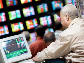 對投資驚魂甫定  卻怕遭失業危機