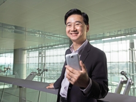 宏達電  靠一步一步研發  貼近消費者的心