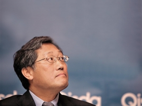 李焜耀  在山林中沉思的老虎