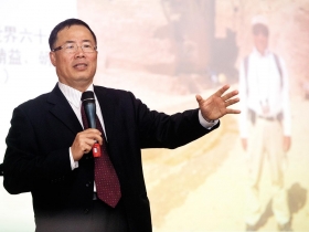 蘇木卿摸著石頭追尋中國內需商機