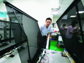 季報全解讀》傳產龍頭股表現平平 個股突圍 汽車零組件、食品、化工、紡織受注目