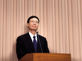 笑罵由人 堅持走自己的路  陳裕璋