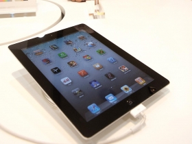 年輕３Ｃ族  老花提前找上門