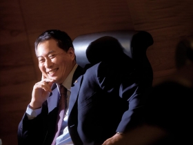 今日看我 光耀門楣  辜仲立