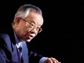 操控匯率 接到飛刀  彭淮南