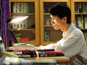 突破低薪  不靠政府年賺一八％