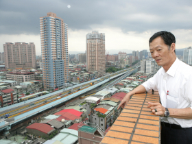 全國最大都更案推手》板橋市明翠里里長許文宏　一千六百戶人家  靠都更翻身！