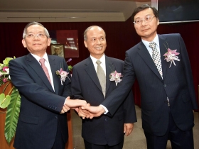 三任財長愛將 台灣金控的最年輕舵手 曾銘宗 專治棘手的官民協商