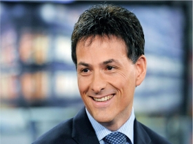 大衛安洪單挑庫克  搶食四兆元現金部位 左右蘋果股東會的  華爾街空頭總司令