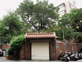 瓊瑤隱居台北東區 地價高達二十五億元