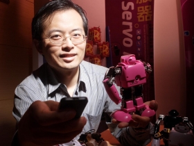 極趣科技  以最小機器人站上世運