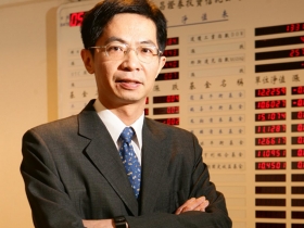 電子、原物料、金融可逢低介入