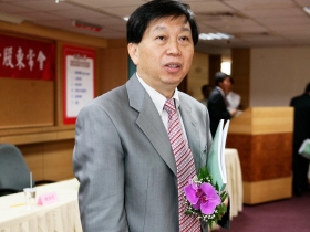 三關卡  後段班投信整併路遙遙