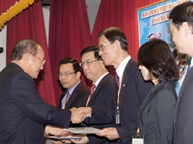 主管加給退休後照領  公務員人人搶代班