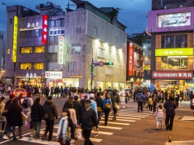 旅遊、餐飲業遭新政府仙人跳？