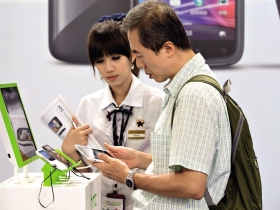 業績熱不怕灶冷  逢低留意10個股