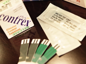 十二檔抗震股  安度量縮盤整期