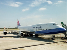 油價泡沫化 航空受惠、原物料看空