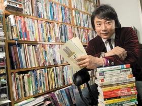 秦偉坐擁三十三戶房的關鍵心法