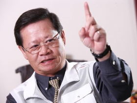 東陽抗寒冬 總裁謝絕應酬回家當宅男