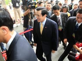 馬英九蒞臨  民視員工全變成超級粉絲