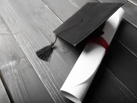 八年有成 政大商學院挺進全球五十大