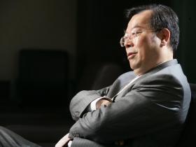 日本靠山自身難保  黃崇仁前倨後恭求援