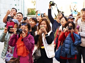 胡志強一句話 新天地兩千萬元入袋