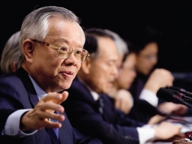 彭總裁急拉尾盤留下的曖昧空間