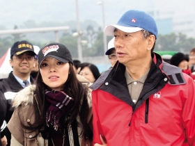 郭台銘三億元再買一戶「信義富邦」