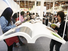 混沌年代  「踏實感」重回書市主流