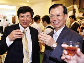 喝高粱進補  黑松業績high整年