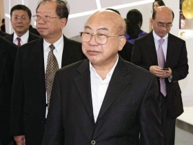 市場派挑戰黃世惠家族五十一年經營權