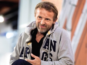 尤‧奈斯博  洞悉人性縱橫股市與書市