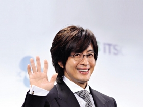 裴勇俊 師奶殺手的公益心與事業局