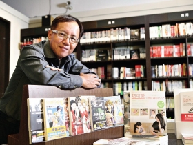 尖端黃鎮隆  苦悶郵務佐轉當漫畫王