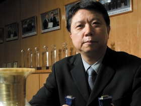 鴻碩吃下全球五成螢幕訊號線市場